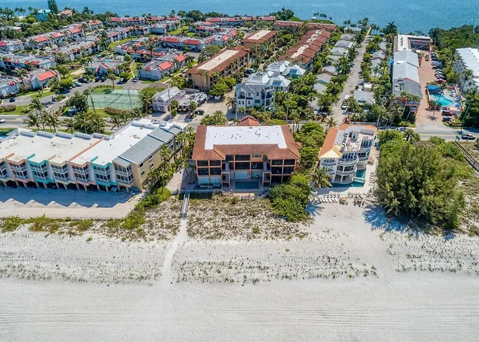 Bradenton Beach Club Bliss-3 Bedroom-2 Bathroom Condo-2 Pools-Hottub-Private Beach Access