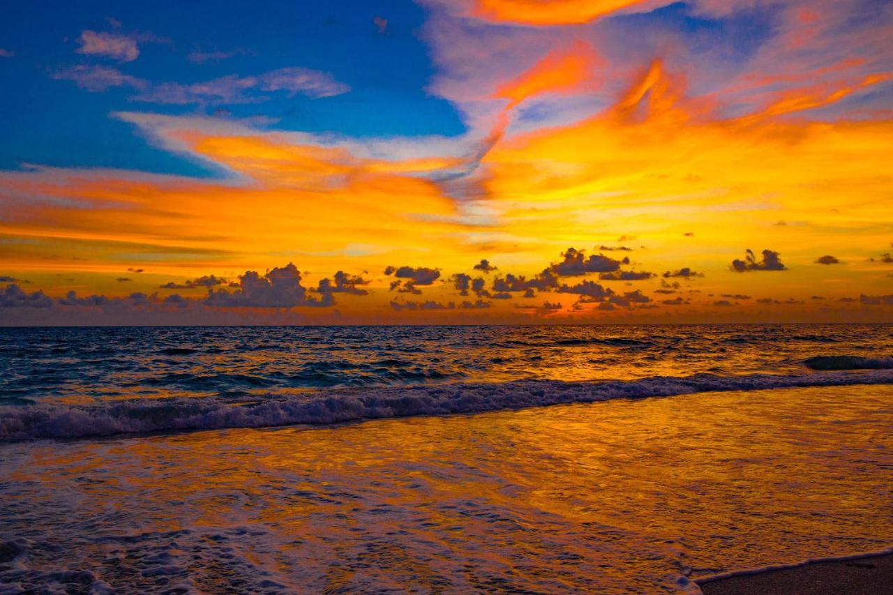 Bradenton Club Bliss-3 Bedroom-2 Bathroom Condo-2 Pools-hottub-private Access *