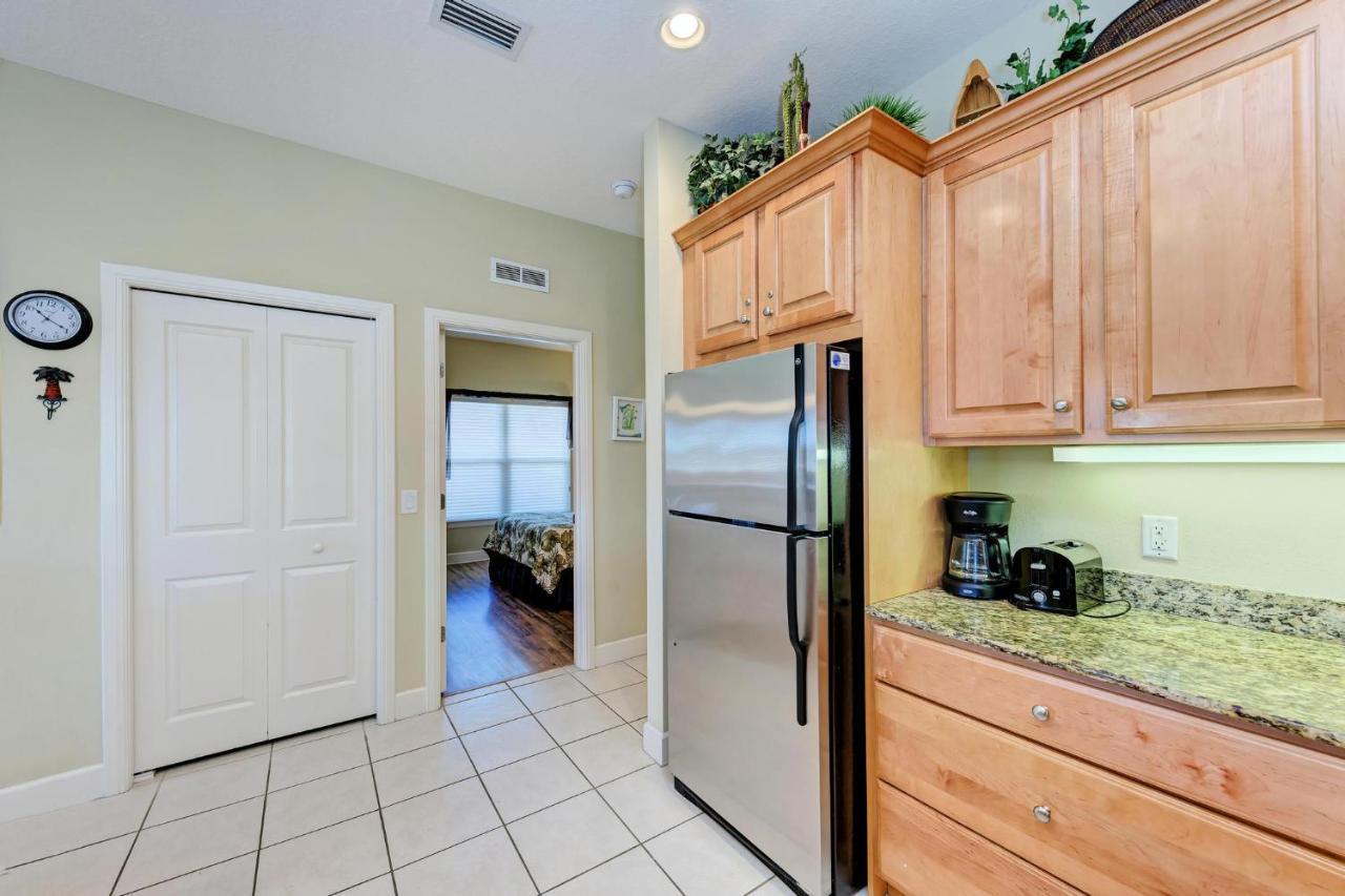 Bradenton Club Bliss-3 Bedroom-2 Bathroom Condo-2 Pools-hottub-private Access * Bradenton Beach